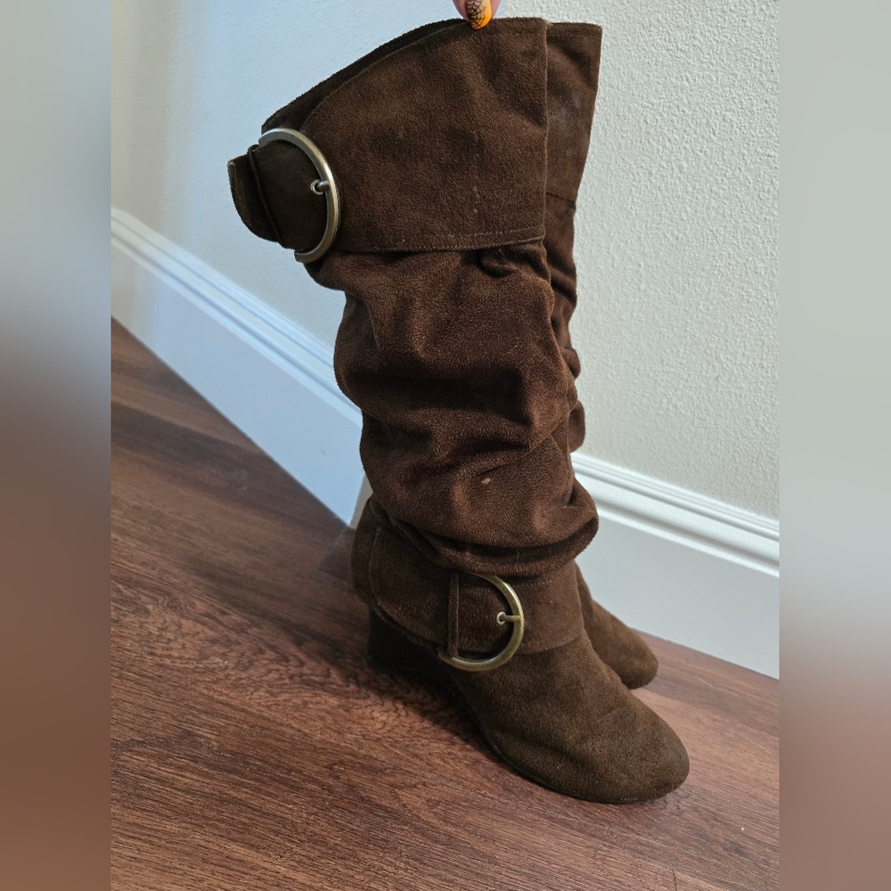 Naughty Monkey Womens 9.5 suede boots